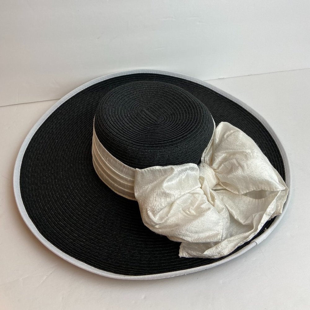 NWOT Vtg Uno Alla Volta Sun Hat Bow Black & White Wide Brim